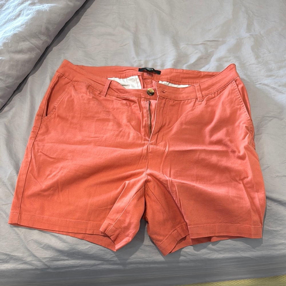 Ellos Coral Buttoned Shorts